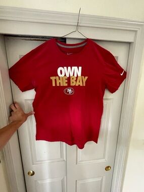 Nike Red 'Own The Bay' Mens Tee with Gold & White Graphics